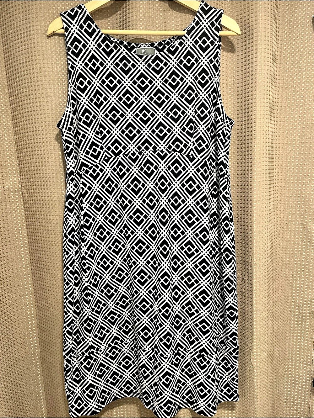 JM Collection Geometric Midi Dress in Black & White Size Large